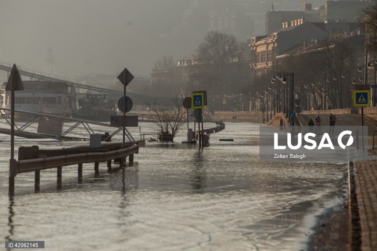 Hungria: Rio Danúbio provoca cheias em Budapeste