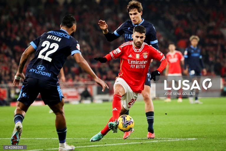 Futebol: Benfica vs Famalicão