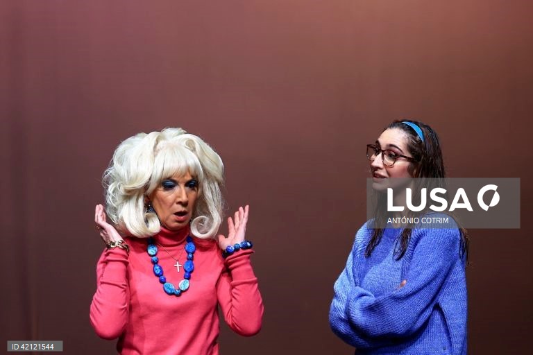 Ensaio de imprensa da peça "Definitivamente as Bahamas" de Martin Crimp, com encenação de Ricardo Neves-Neves e interpretação de Custódia Gallego, Marques D’Arede e Cristina Gayoso Rey, numa produção Teatro do Elétrico. A peça é apresentada dia 19 de janeiro no Cineteatro Louletano, em Loulé,  em Loures, 10 de janeiro de 2024. ANTÓNIO COTRIM/LUSA