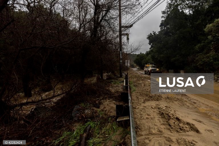 Los Angeles: tempestade traz chuvas torrenciais e ventos fortes