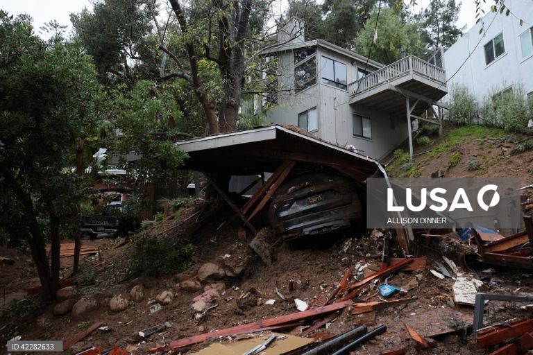 Los Angeles: tempestade traz chuvas torrenciais e ventos fortes