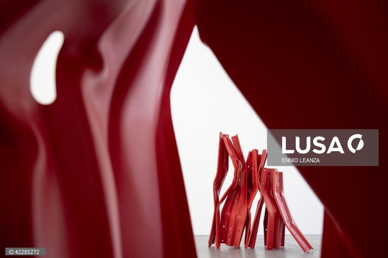 Suiça: Exposição "Progressions" de Bettina Pousttchi em Zurique