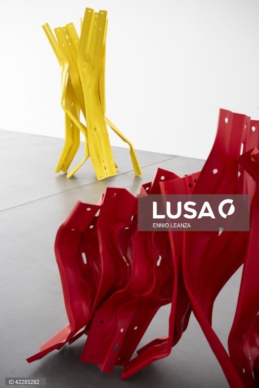 Suiça: Exposição "Progressions" de Bettina Pousttchi em Zurique