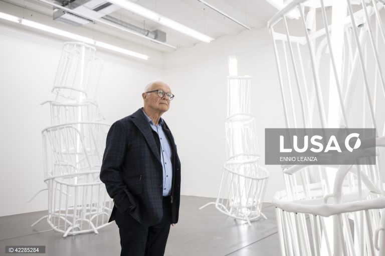 Suiça: Exposição "Progressions" de Bettina Pousttchi em Zurique