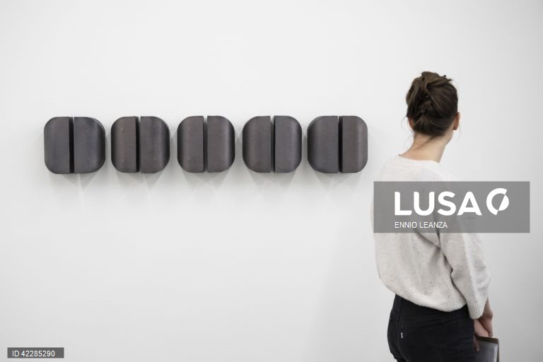 Suiça: Exposição "Progressions" de Bettina Pousttchi em Zurique