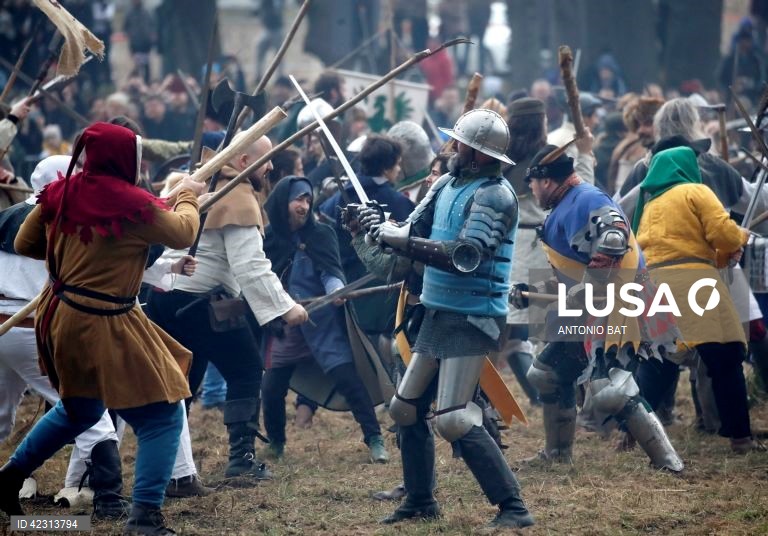 Croácia: Encenação da Revolta dos Camponeses de 1573 em Donja Stubica