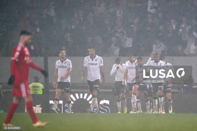 Futebol: Vitória de Guimarães v Benfica