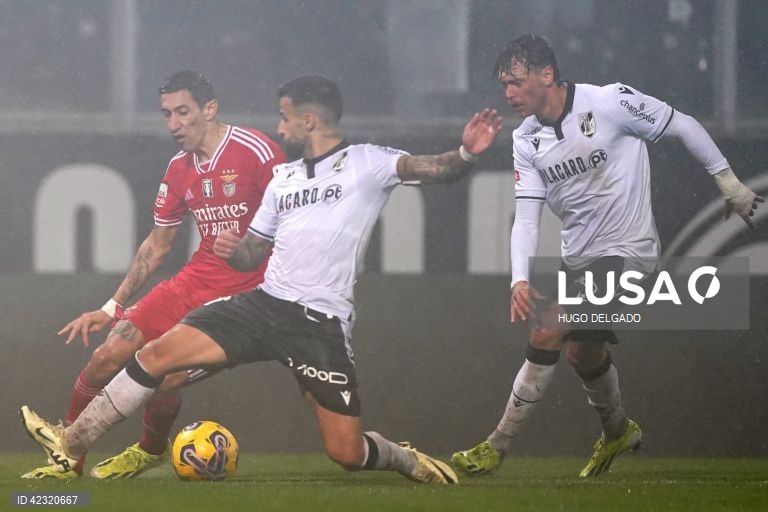 Futebol: Vitória de Guimarães v Benfica