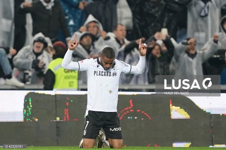 Futebol: Vitória de Guimarães v Benfica