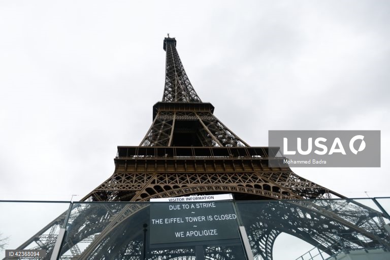 França: Torre Eiffel encerrada por greve dos trabalhadores 