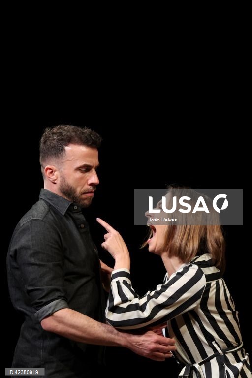 Teatro: Peça "A Senhora do Dubuque"