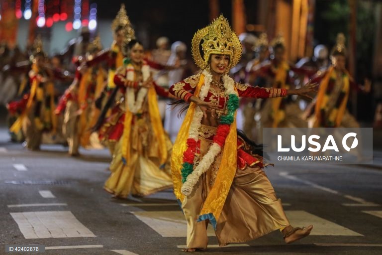 Colombo: Festival Navam Perahera.