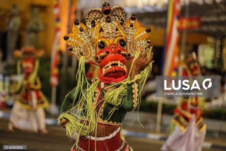 Colombo: Festival Navam Perahera.