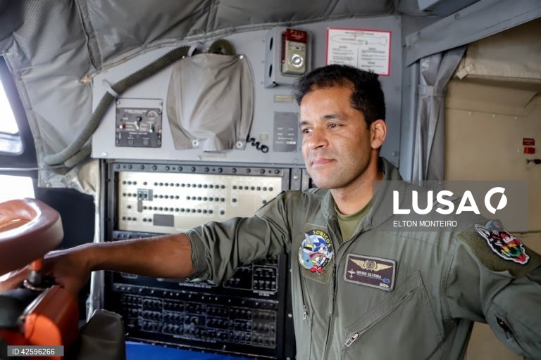 O major piloto-aviador Bruno Silveira está ao comando da  Aeronave P3-C “Orion” em missão de fiscalização na Zona Económica Exclusiva de Cabo Verde, Cidade da Praia, 28 de março de 2024. A missão de patrulhamento efetuada pelo Destacamento da Força Aérea Portuguesa em Cabo Verde é composta por uma aeronave P3-C “Orion” e uma tripulação de 38 militares e estará em Cabo Verde, entre 21 de março e 02 de abril, realizando missões de fiscalização conjunta da Zona Económica Exclusiva de Cabo Verde....