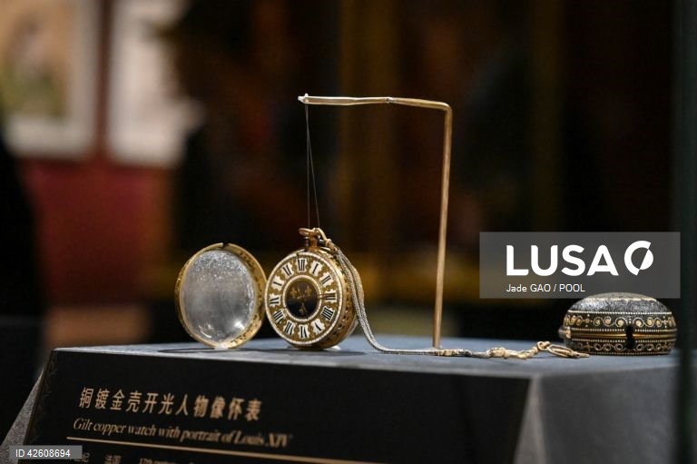 China: Exposição "A Cidade Proibida e o Palácio de Versalhes" em Pequim