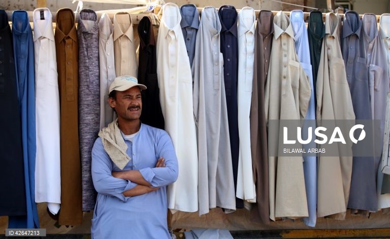 Paquistão: preparativos para a celebração do Eid al-Fitr 