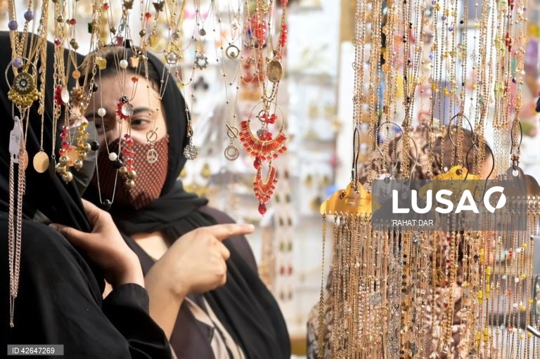 Paquistão: preparativos para a celebração do Eid al-Fitr 