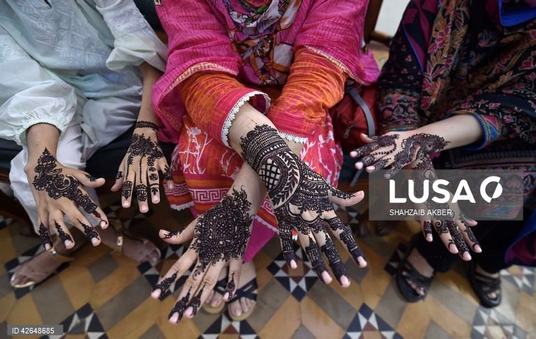 Paquistão: preparativos para a celebração do Eid al-Fitr 