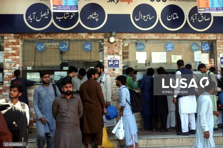 Paquistão: preparativos para a celebração do Eid al-Fitr 