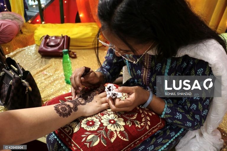 Paquistão: preparativos para a celebração do Eid al-Fitr 