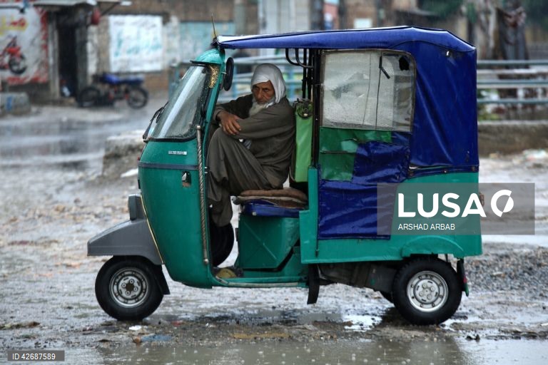 Paquistão: Chuvas torrenciais em Peshawar