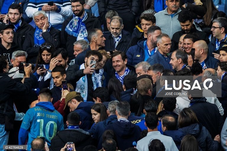 O líder Sporting colocou-se hoje a cinco pontos do 20.º título de campeão português de futebol, ao empatar 2-2 no reduto do FC Porto, com um ‘bis’ de Viktor Gyokeres a acabar, na 31.ª jornada da I Liga.