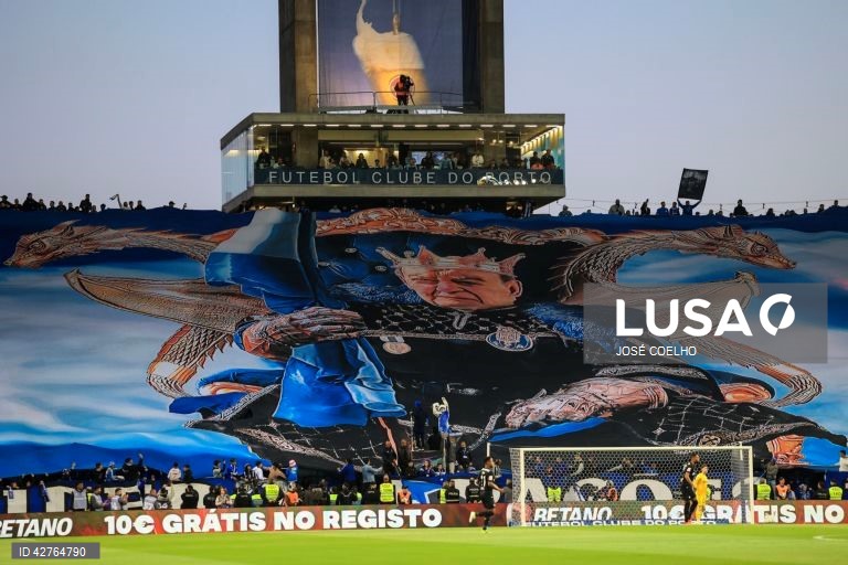 O líder Sporting colocou-se hoje a cinco pontos do 20.º título de campeão português de futebol, ao empatar 2-2 no reduto do FC Porto, com um ‘bis’ de Viktor Gyokeres a acabar, na 31.ª jornada da I Liga.