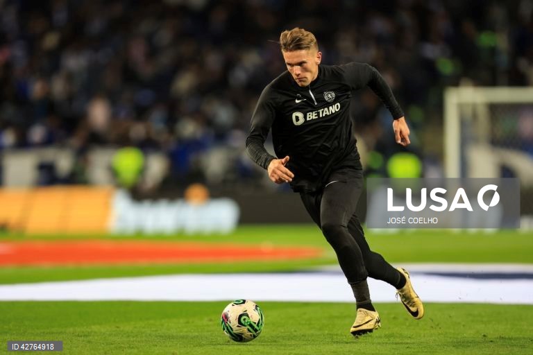 O líder Sporting colocou-se hoje a cinco pontos do 20.º título de campeão português de futebol, ao empatar 2-2 no reduto do FC Porto, com um ‘bis’ de Viktor Gyokeres a acabar, na 31.ª jornada da I Liga.