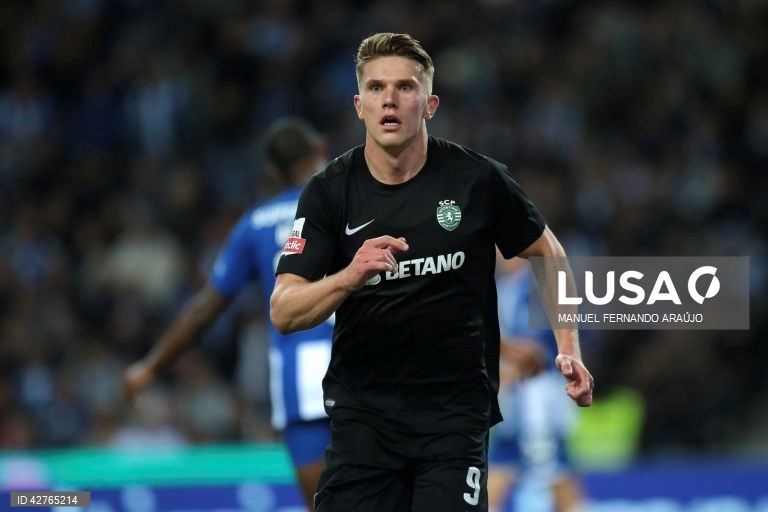 O líder Sporting colocou-se hoje a cinco pontos do 20.º título de campeão português de futebol, ao empatar 2-2 no reduto do FC Porto, com um ‘bis’ de Viktor Gyokeres a acabar, na 31.ª jornada da I Liga.