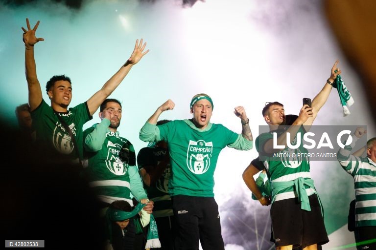 Futebol: Sporting festeja a conquista do título