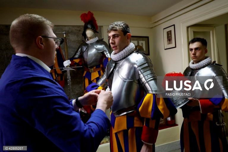 Vaticano: Juramento da Guarda Suiça