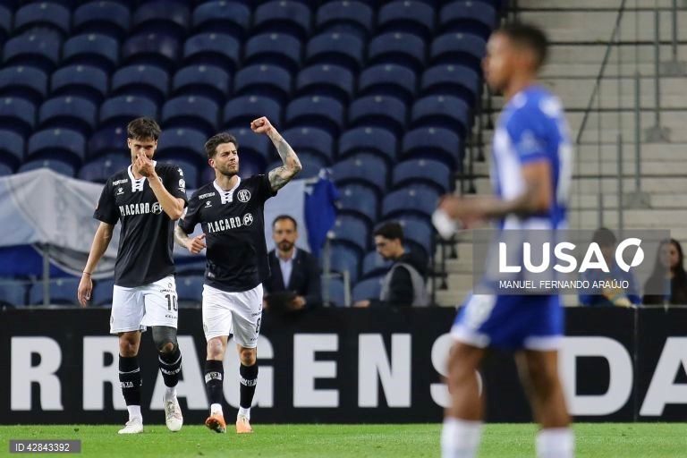  O FC Porto segurou hoje o terceiro lugar da I Liga de futebol, ao vencer em casa ao Boavista no dérbi portuense da 33.ª e penúltima jornada, com um golo do avançado iraniano Taremi, aos 90+8 minutos.