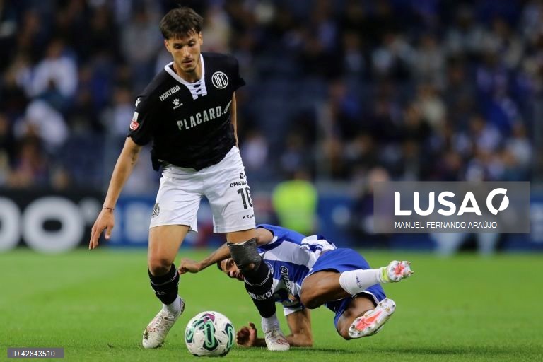  O FC Porto segurou hoje o terceiro lugar da I Liga de futebol, ao vencer em casa ao Boavista no dérbi portuense da 33.ª e penúltima jornada, com um golo do avançado iraniano Taremi, aos 90+8 minutos.