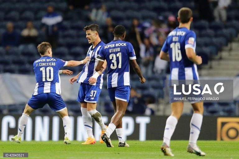 O FC Porto segurou hoje o terceiro lugar da I Liga de futebol, ao vencer em casa ao Boavista no dérbi portuense da 33.ª e penúltima jornada, com um golo do avançado iraniano Taremi, aos 90+8 minutos.