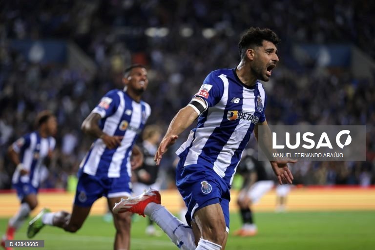  O FC Porto segurou hoje o terceiro lugar da I Liga de futebol, ao vencer em casa ao Boavista no dérbi portuense da 33.ª e penúltima jornada, com um golo do avançado iraniano Taremi, aos 90+8 minutos.