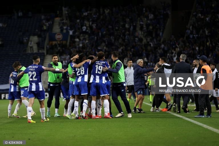  O FC Porto segurou hoje o terceiro lugar da I Liga de futebol, ao vencer em casa ao Boavista no dérbi portuense da 33.ª e penúltima jornada, com um golo do avançado iraniano Taremi, aos 90+8 minutos.
