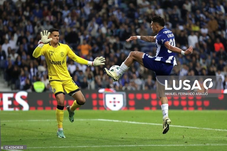  O FC Porto segurou hoje o terceiro lugar da I Liga de futebol, ao vencer em casa ao Boavista no dérbi portuense da 33.ª e penúltima jornada, com um golo do avançado iraniano Taremi, aos 90+8 minutos.
