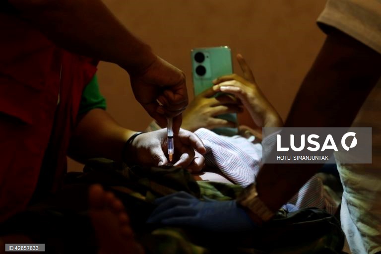 Indonésia: Circuncisão em massa marcando a chegada da puberdade em Aceh