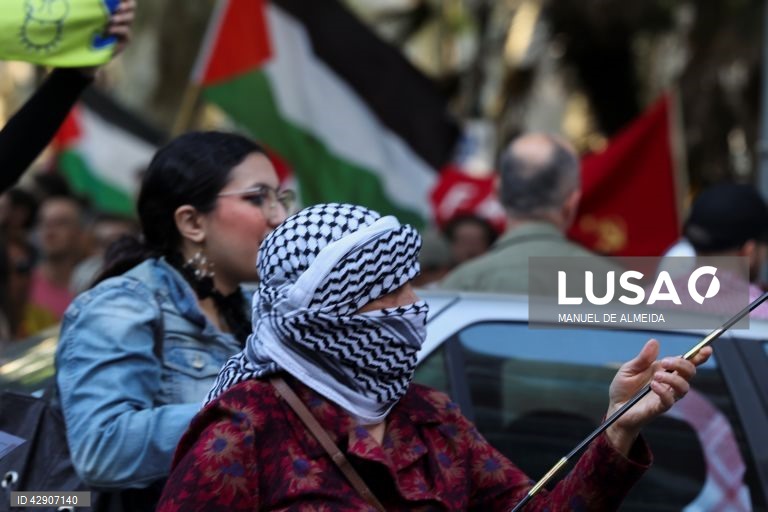Ação de protesto e vigília pela Palestina convocada pela Plataforma Unitária em Solidariedade com a Palestina em reação ao evento “76.º Dia da Independência”, defronte do cinema São Jorge, Lisboa, 22 de maio de 2024. MANUEL DE ALMEIDA/LUSA