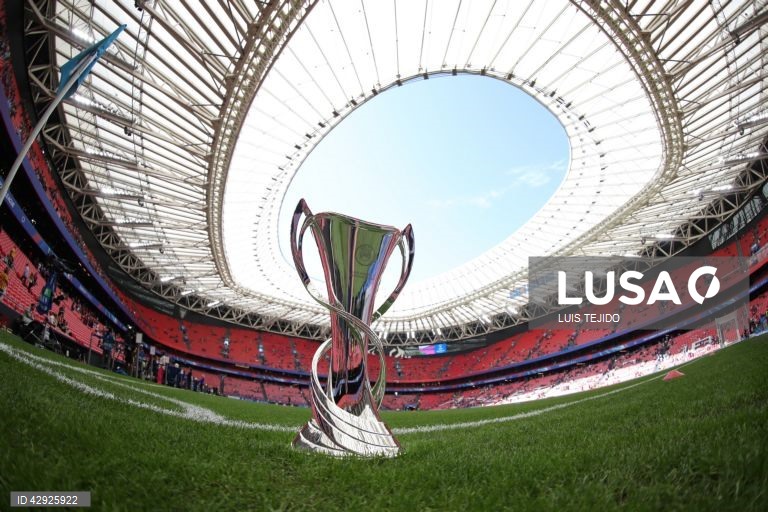 FC Barcelona vence Liga dos Campeões feminina de futebol