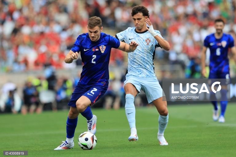 A seleção portuguesa de futebol perdeu hoje com a Croácia, por 2-1, no segundo jogo de preparação para o Euro2024, no regresso, 10 anos depois, ao Estádio Nacional, em Oeiras.