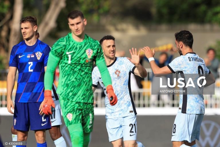 A seleção portuguesa de futebol perdeu hoje com a Croácia, por 2-1, no segundo jogo de preparação para o Euro2024, no regresso, 10 anos depois, ao Estádio Nacional, em Oeiras.