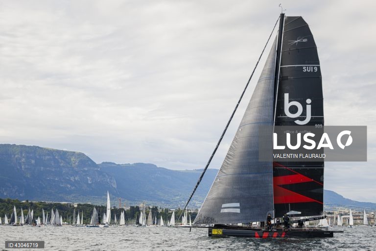 Início da 85.ª corrida à vela "Bol d'Or" no Lago de Genebra, em Genebra, Suíça. 409 barcos inscreveram-se para a Bol d'Or deste fim de semana, a maior regata à vela realizada num lago da Europa. 