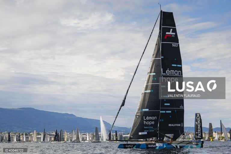 Início da 85.ª corrida à vela "Bol d'Or" no Lago de Genebra, em Genebra, Suíça. 409 barcos inscreveram-se para a Bol d'Or deste fim de semana, a maior regata à vela realizada num lago da Europa. 
