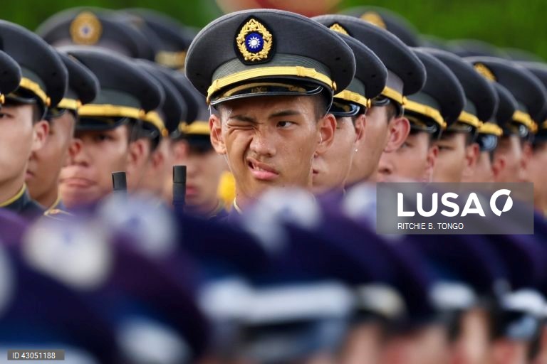 Celebrações do centenário da Academia Militar da República da China (ROC) (celebrações do centenário da Academia Militar de Whampoa) no interior da Academia Militar da República da China (ROC) em Kaohsiung, Taiwan,