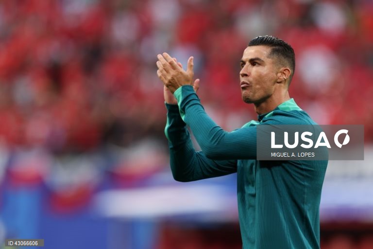 O extremo Francisco Conceição selou hoje, nos descontos, a vitória de Portugal sobre a República Checa (2-1) na estreia no Euro2024 de futebol, apontando o 58.º tento luso em fases finais da competição.