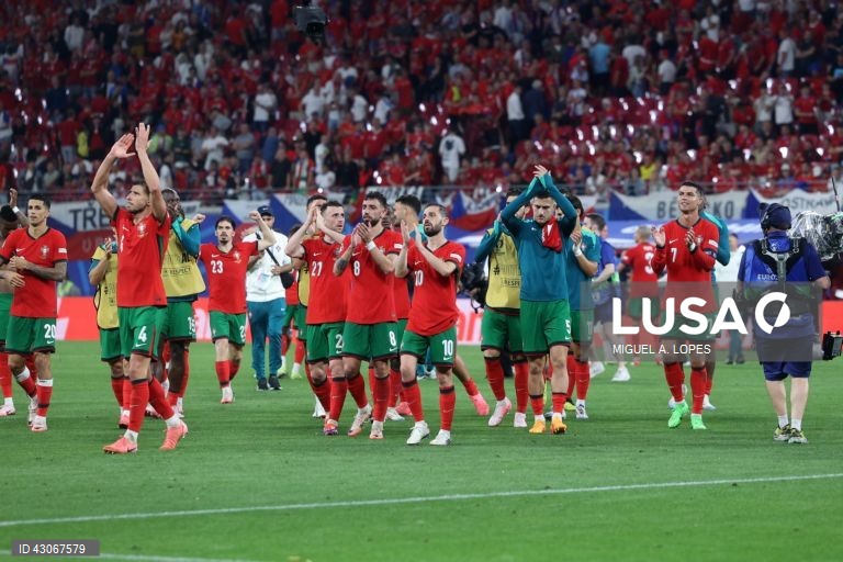 O extremo Francisco Conceição selou hoje, nos descontos, a vitória de Portugal sobre a República Checa (2-1) na estreia no Euro2024 de futebol, apontando o 58.º tento luso em fases finais da competição.