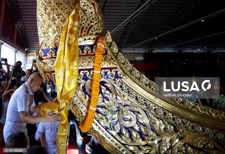Tailândia: Bençãos das barcas a ser utilizadas nos festejos do aniversário do Rei