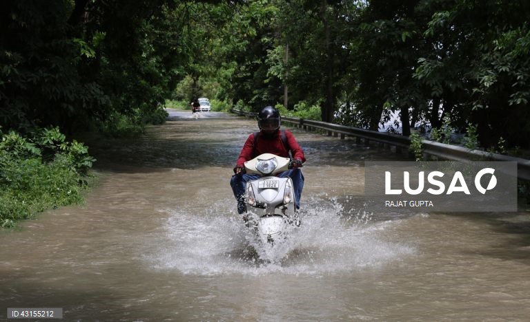 Índia: Cheias no Rio Bramaputra