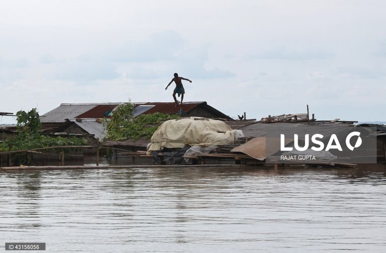 Índia: Cheias no Rio Bramaputra